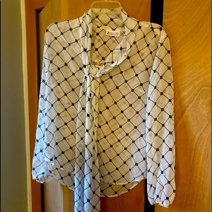 Blouse w/ tie